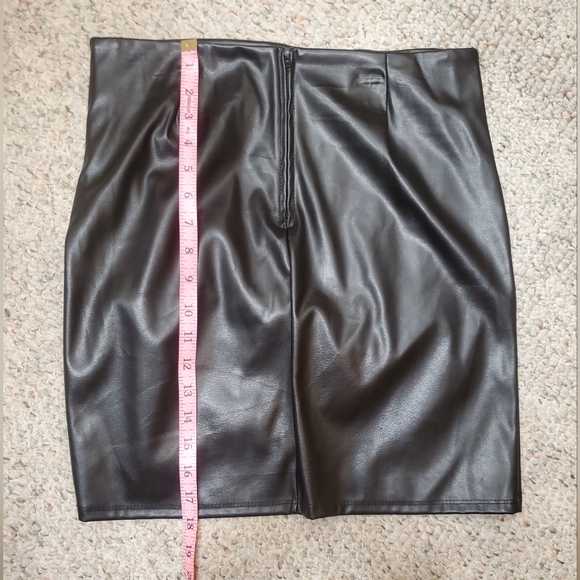 Faux Leather Black Mini Skirt Windsor Large - Picture 4 of 6
